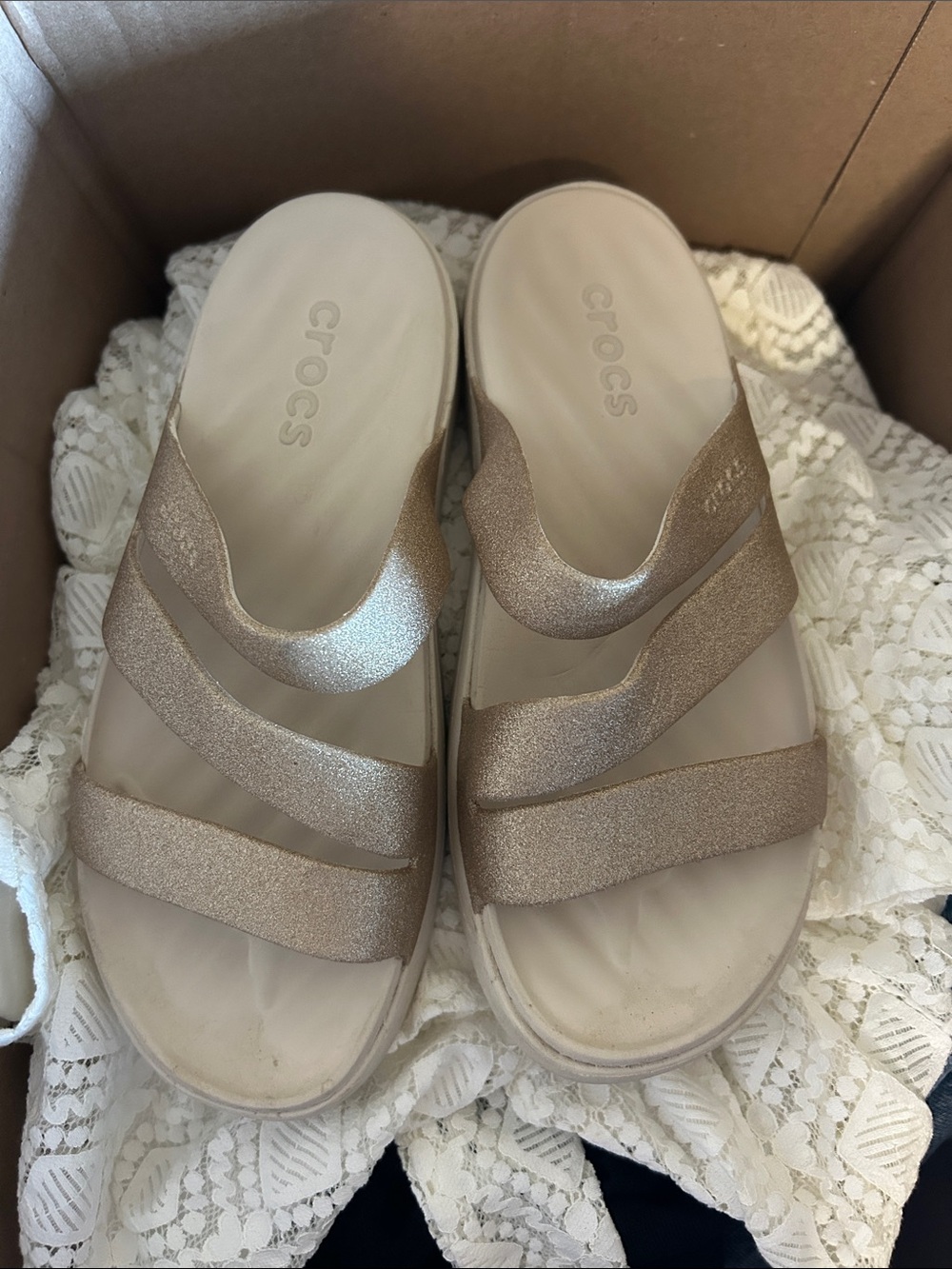 CROCS Women's Metallic Rose Gold Strappy Slide Sandals - Picture 2 of 4